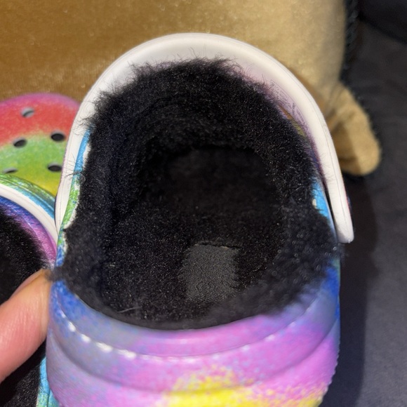 Crocs Kids’ Classic Fur- Lined Rainbow- size 8 - Picture 5 of 5
